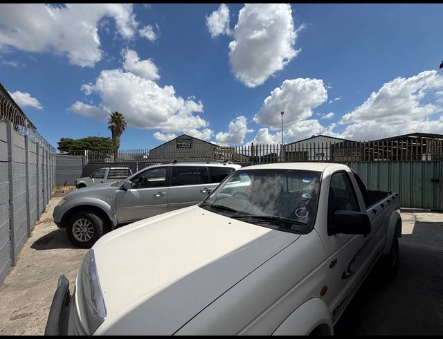 370M² FACTORY TO LET IN STIKLAND INDUSTRIAL